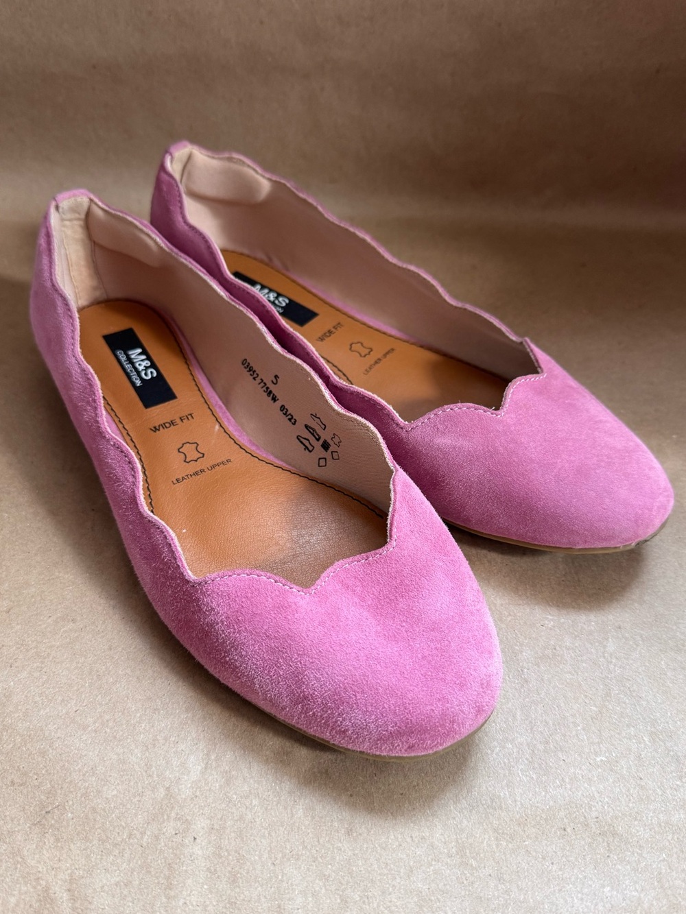 Marks and Spencer Dusty Rose Suede Scalloped Comfort Flats. UK 5/US 8 Wide
